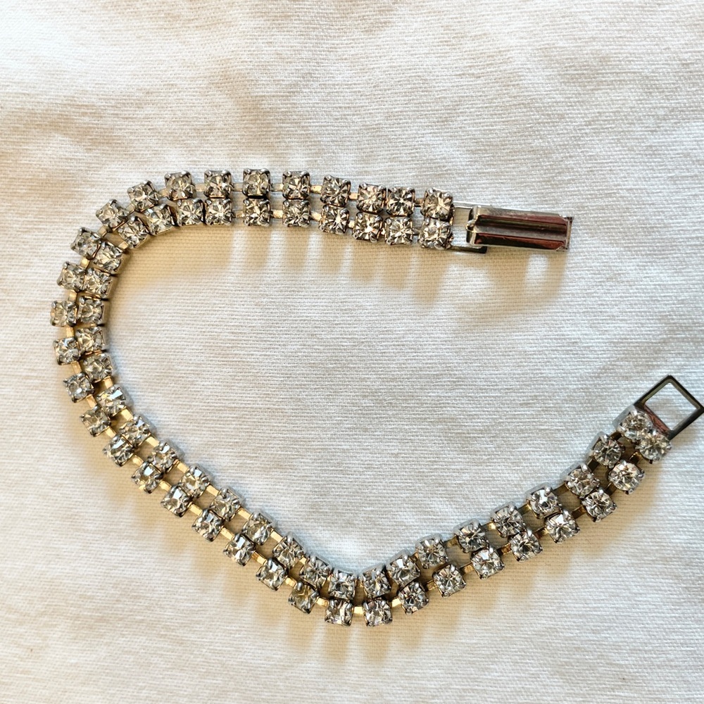 ** 2 For 30$ -- Tennis Bracelet - Silver with Crystals